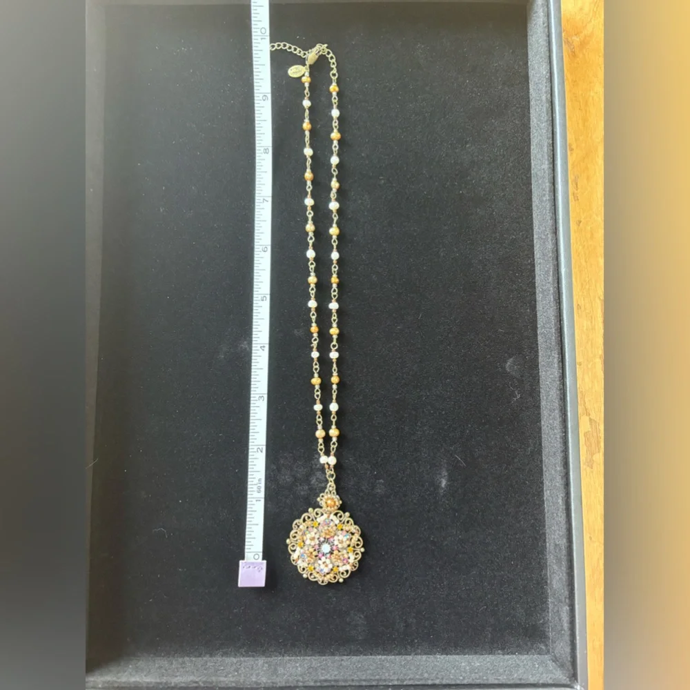 Cookie Lee- vintage necklace. 12” - Picture 4 of 6